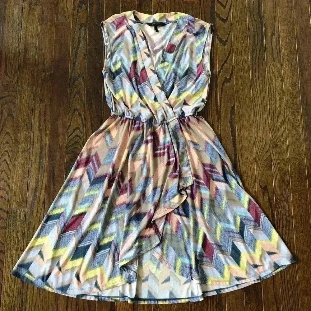 bcbgmaxazria Women’s M Geometric Sleeveless Deep V-Neck Flowy Dress - EUC!!